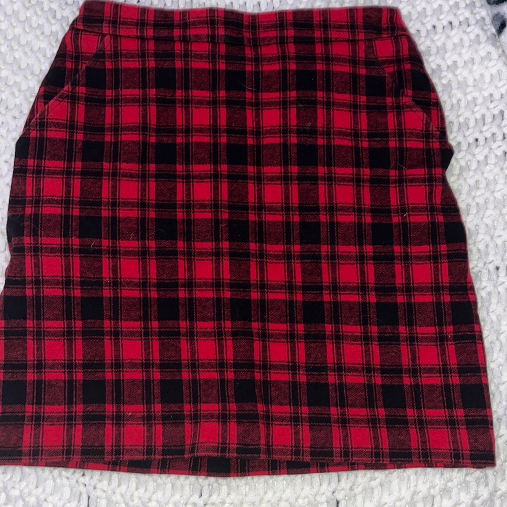 cute plaid skirt from madewell!!